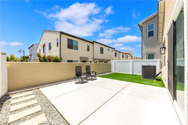 27 Miren Pl, Arcadia CA: https://media.crmls.org/medias/f5540710-9086-4f0d-8161-82d08a8c7bfd.jpg