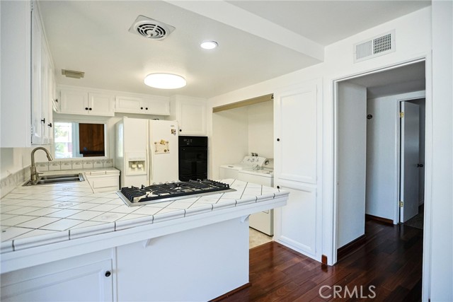 Detail Gallery Image 13 of 40 For 1328 W 214th St, Torrance,  CA 90501 - 4 Beds | 2 Baths