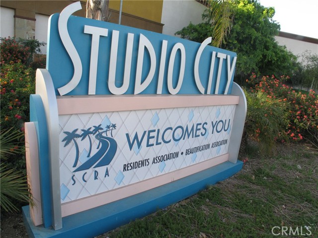 11100 Acama Street, Studio City CA: https://media.crmls.org/medias/f5548668-cf5d-447c-818b-c67c83dbccc0.jpg