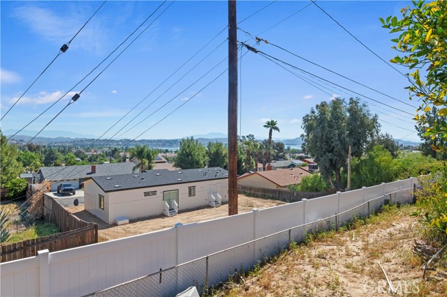 15160 Darnell Drive, Lake Elsinore CA: https://media.crmls.org/medias/f554c489-4d23-4b82-ab32-181c48c1f7f2.jpg