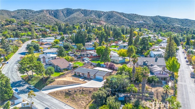 11336 Acropolis Drive, Yucaipa CA: https://media.crmls.org/medias/f555db1c-61d7-48c6-8173-314232ff8280.jpg