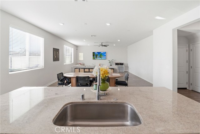 Detail Gallery Image 10 of 38 For 15587 Crusader Dr, Moreno Valley,  CA 92551 - 4 Beds | 3 Baths