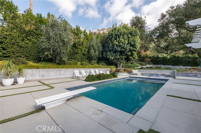 5433 Castle Knoll Road, La Canada Flintridge CA: https://media.crmls.org/medias/f5580d51-dea7-4160-9db2-0439eee8f3c0.jpg