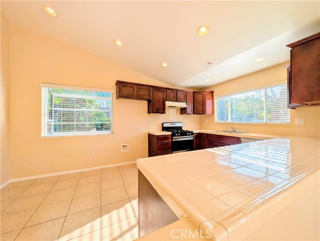 128 Channing Street, Redlands CA: https://media.crmls.org/medias/f5583424-0703-4144-ae08-538c253f01a6.jpg