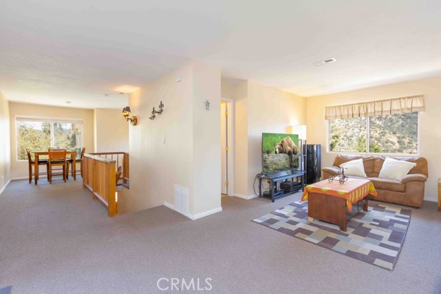 2441 Innsbruck Court, Pine Mountain Club CA: https://media.crmls.org/medias/f5586d5f-2bb1-4422-a184-578ce9fe9a5a.jpg