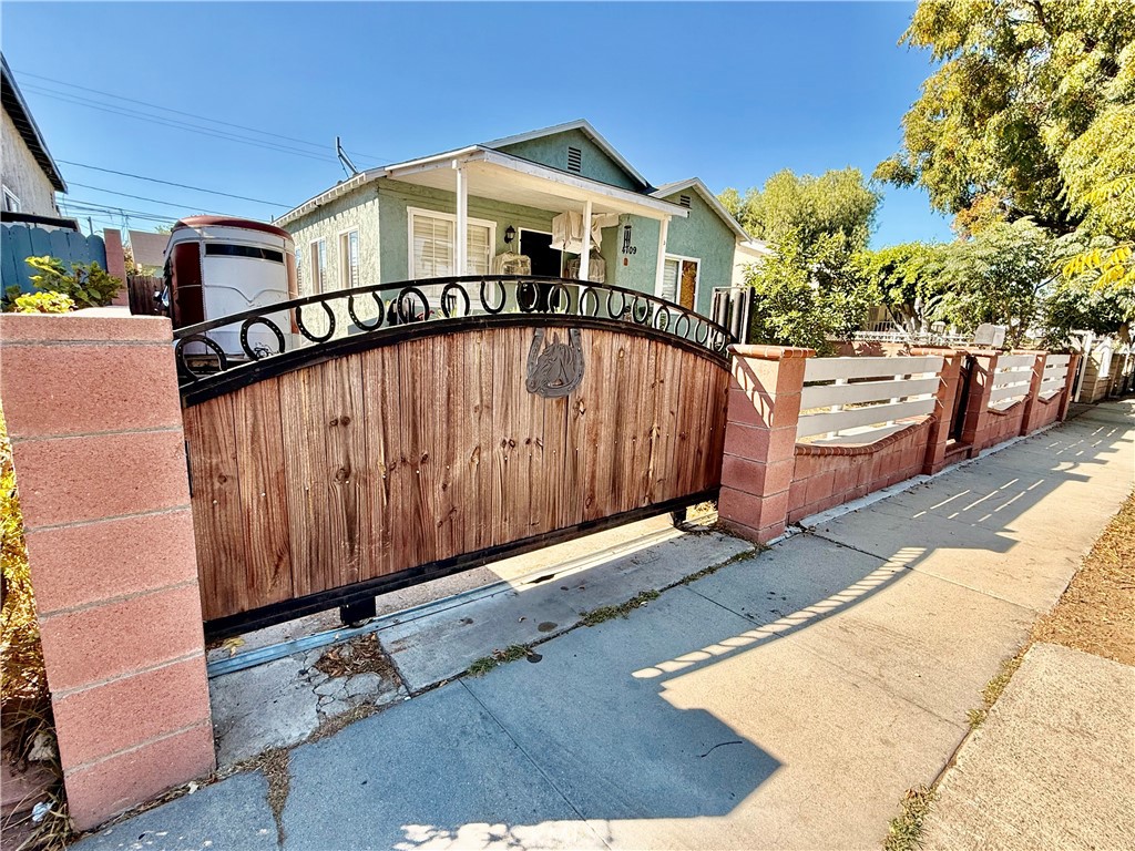 F558B547 4204 4C7F 853A 1Be5117B5Fba 4709 Grape, Pico Rivera, Ca 90660 &Lt;Span Style='BackgroundColor:transparent;Padding:0Px;'&Gt; &Lt;Small&Gt; &Lt;I&Gt; &Lt;/I&Gt; &Lt;/Small&Gt;&Lt;/Span&Gt;