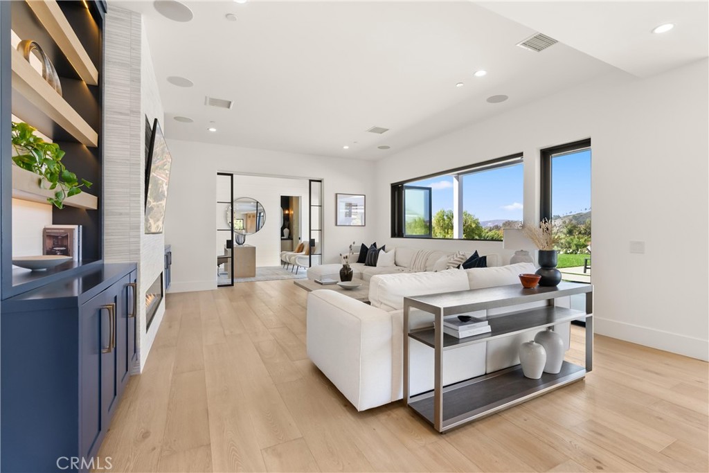 MLS #OC25251950 image #19