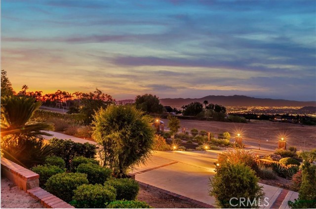 Detail Gallery Image 2 of 67 For 1300 Hidden Springs Dr, Corona,  CA 92881 - 5 Beds | 4/2 Baths