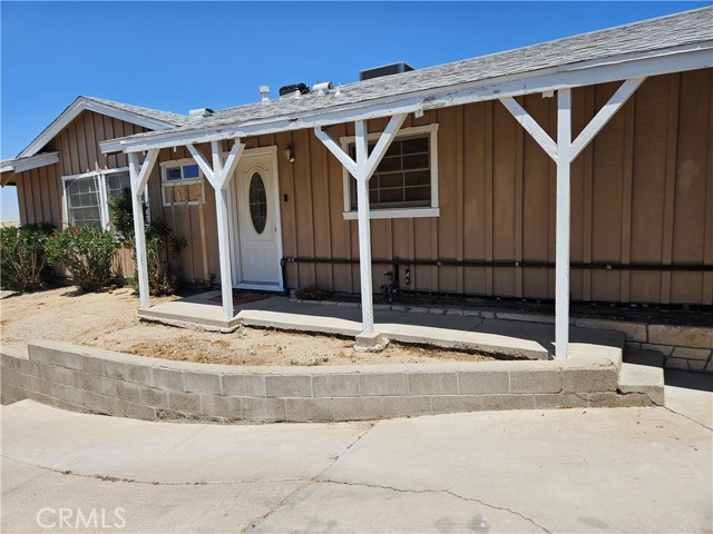 809 Arville Avenue, Barstow CA: https://media.crmls.org/medias/f55a087b-a0d4-474f-8376-a65ab828ffc3.jpg