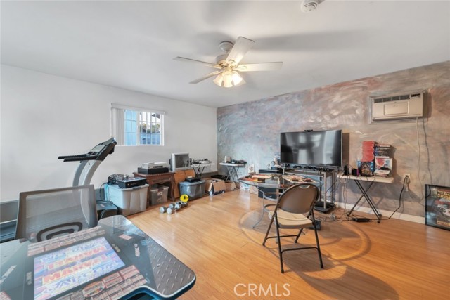 16908 Los Alimos Street, Granada Hills CA: https://media.crmls.org/medias/f55b5a44-1fdd-4471-86e0-e2f4715b4994.jpg