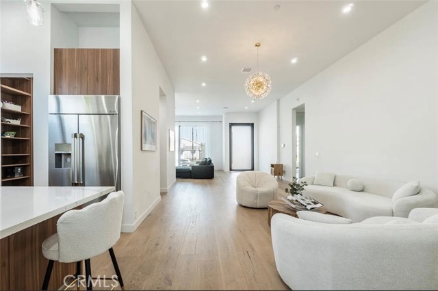 Detail Gallery Image 9 of 23 For 12136 Clarkson Rd Rd, Los Angeles,  CA 90064 - 3 Beds | 2/1 Baths