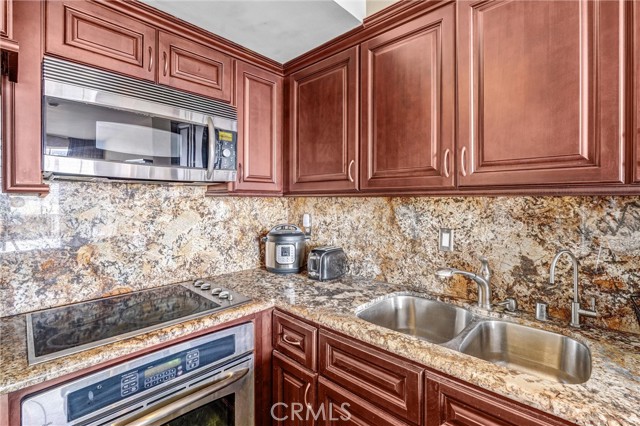 Detail Gallery Image 8 of 27 For 969 Hilgard Ave #706,  Los Angeles,  CA 90024 - 1 Beds | 1 Baths