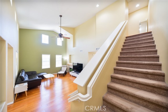 26972 Pebble Beach Drive, Valencia CA: https://media.crmls.org/medias/f55d2249-c84d-45c6-910c-617c91584fd3.jpg