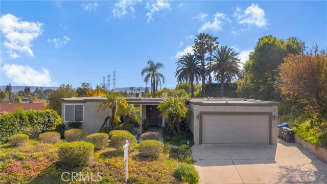 Detail Gallery Image 1 of 34 For 17426 Flanders St, Granada Hills,  CA 91344 - 4 Beds | 2 Baths