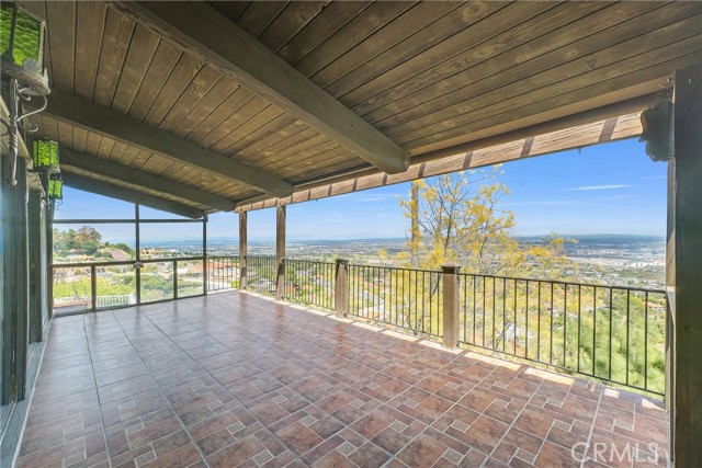 30062 Grandpoint Lane, Rancho Palos Verdes CA: https://media.crmls.org/medias/f55e3a07-25c6-4fad-b7df-4b4b76b506c4.jpg