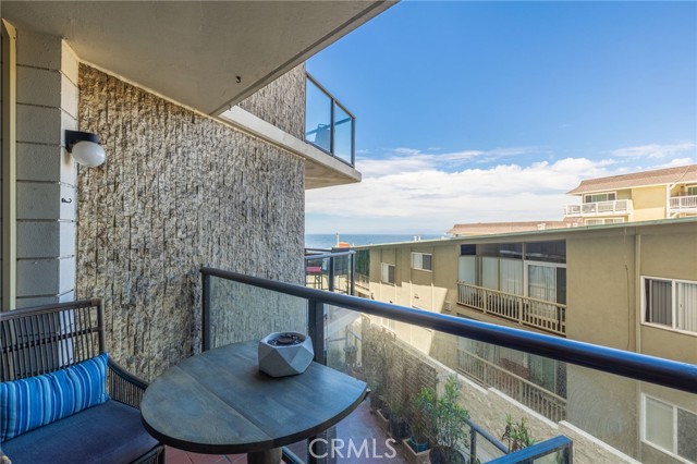 531 Esplanade, Redondo Beach, California 90277, 2 Bedrooms Bedrooms, ,2 BathroomsBathrooms,Residential,Sold,Esplanade,SB22172842