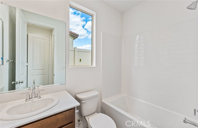 Detail Gallery Image 27 of 43 For 3909 Hudson Ln, Lake Elsinore,  CA 92530 - 6 Beds | 5 Baths