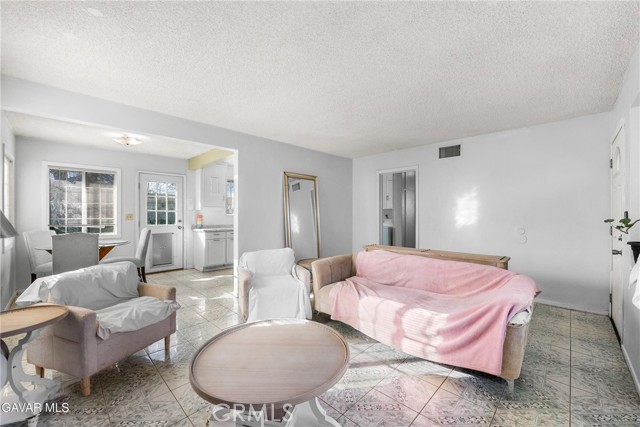 Detail Gallery Image 11 of 30 For 38609 Glenraven, Palmdale,  CA 93550 - 3 Beds | 2 Baths