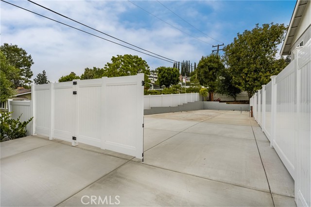 19201 Barrett Lane, North Tustin CA: https://media.crmls.org/medias/f55f6e07-4a7d-4739-baf9-3ce96641b943.jpg