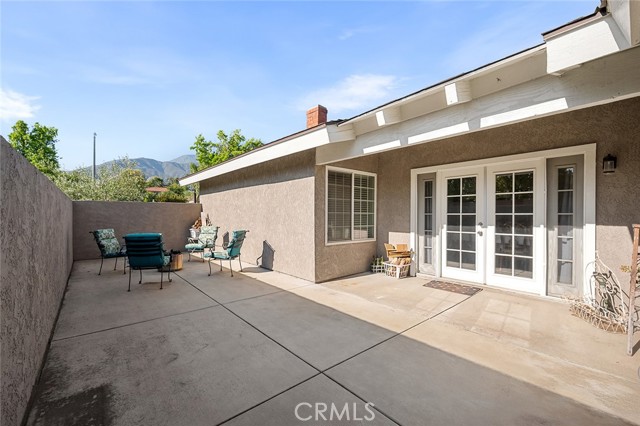 1092 Deborah Street, Upland CA: https://media.crmls.org/medias/f55f7909-661b-40c1-a1f9-6cb94e6b184d.jpg