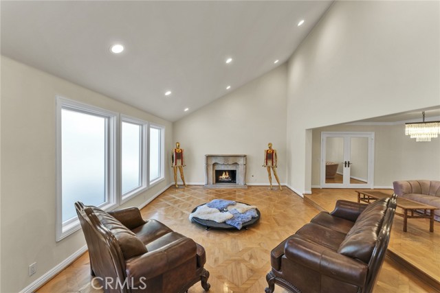 Detail Gallery Image 7 of 32 For 2412 Jupiter, Los Angeles,  CA 90046 - 6 Beds | 5 Baths