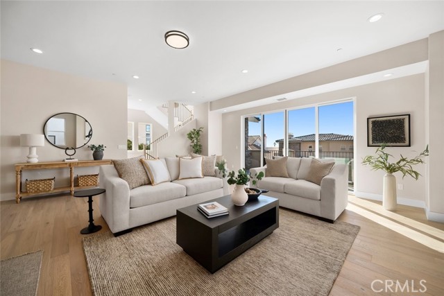 Image 5 of 55 For 2732 Barcelona Street