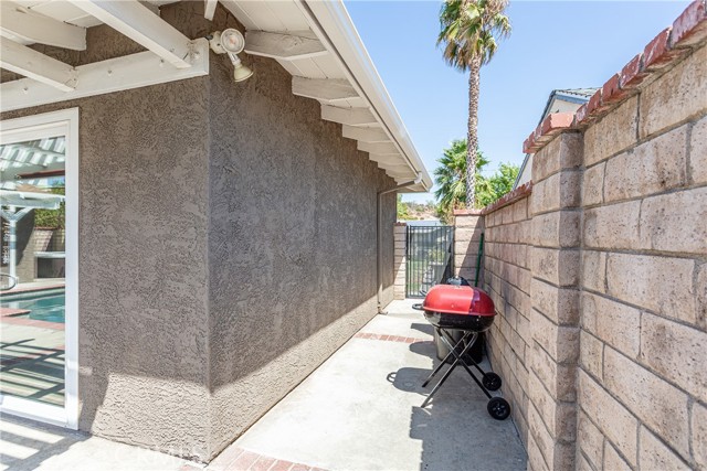 Gated Side Yard.