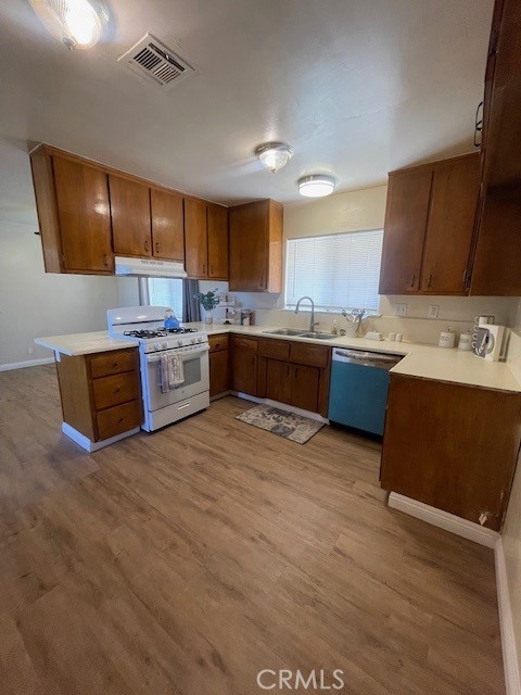 Detail Gallery Image 8 of 22 For 10401 Victor, Hesperia,  CA 92345 - 3 Beds | 2 Baths