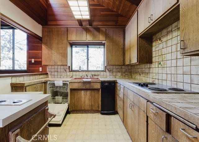 Detail Gallery Image 11 of 22 For 15201 Chestnut Dr, –,  CA 93222 - 3 Beds | 2/1 Baths