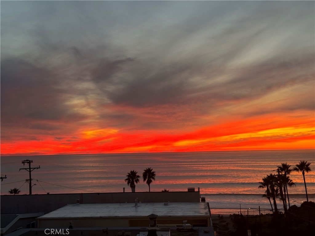 https://media.crmls.org/medias/f562da99-a244-4764-87de-3a4547e6250a.jpg?preset=X-Large