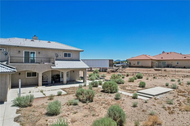 8294 Aster Road, Oak Hills CA: https://media.crmls.org/medias/f562f08a-b8b2-41a4-8fb3-7efdddc4a4a2.jpg