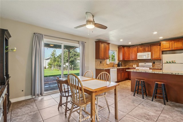 Detail Gallery Image 9 of 37 For 3212 Adelina, Norco,  CA 92860 - 3 Beds | 2 Baths