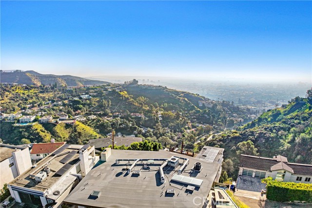 Detail Gallery Image 14 of 23 For 8220 Mannix Dr, Los Angeles,  CA 90046 - – Beds | – Baths