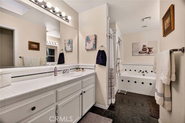 Detail Gallery Image 28 of 57 For 1636 Oak Park Avenue, Chico,  CA 95928 - 3 Beds | 3 Baths