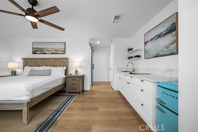 Detail Gallery Image 20 of 41 For 700 E Oceanfront, Newport Beach,  CA 92661 - 4 Beds | 3 Baths