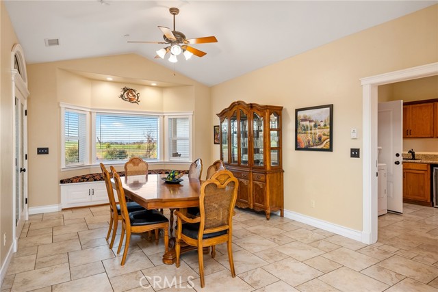 Detail Gallery Image 14 of 39 For 22 Deer View Ln, Templeton,  CA 93465 - 3 Beds | 2/1 Baths