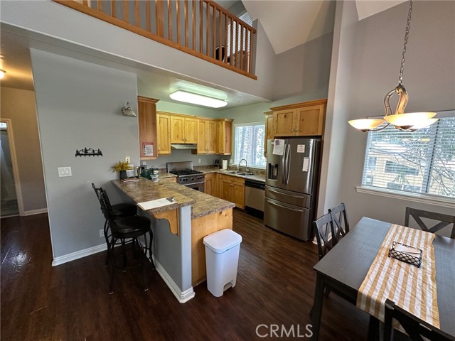 Detail Gallery Image 10 of 34 For 2551 Rim of the World Dr, Running Springs,  CA 92382 - 3 Beds | 2 Baths