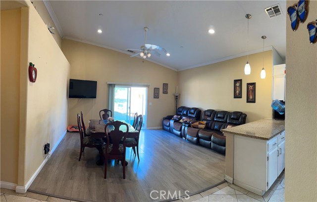 Detail Gallery Image 5 of 27 For 16312 Molino, Victorville,  CA 92395 - 3 Beds | 2 Baths