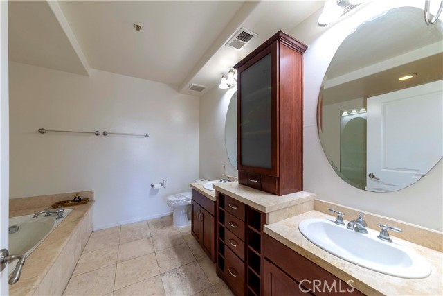 4568 W 1st Street, Los Angeles CA: https://media.crmls.org/medias/f5676a2e-a637-4b0e-a9b7-d4dbf283ea30.jpg