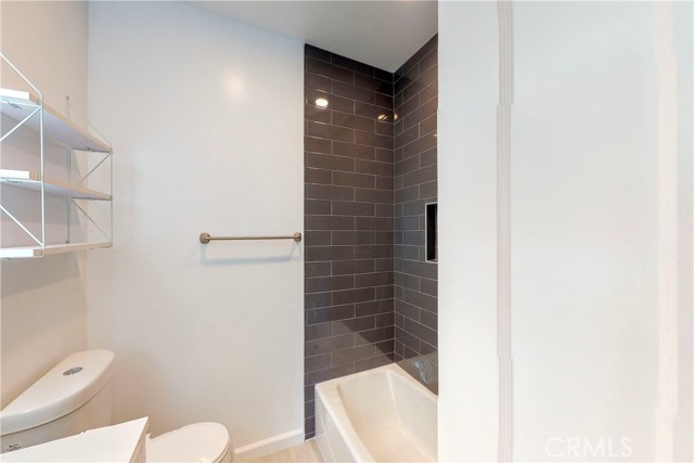 Detail Gallery Image 21 of 35 For 7648 Ostrom Ave, Lake Balboa,  CA 91406 - 4 Beds | 3 Baths