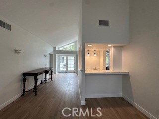 Detail Gallery Image 2 of 14 For 5432 E Crest De Ville Ave, Orange,  CA 92867 - 3 Beds | 2 Baths