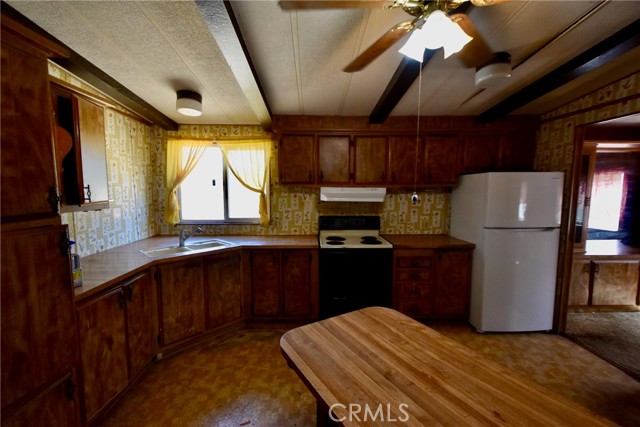 Detail Gallery Image 2 of 21 For 10913 Apache Rd, Montague,  CA 96064 - 2 Beds | 2 Baths