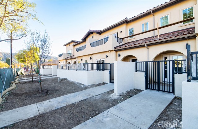 Detail Gallery Image 2 of 43 For 5526 E Los Angeles Ave #1,  Simi Valley,  CA 93063 - 3 Beds | 2/1 Baths