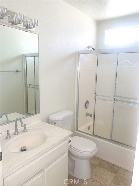 Detail Gallery Image 3 of 7 For 1284 W 24th St, San Pedro,  CA 90731 - 1 Beds | 1 Baths