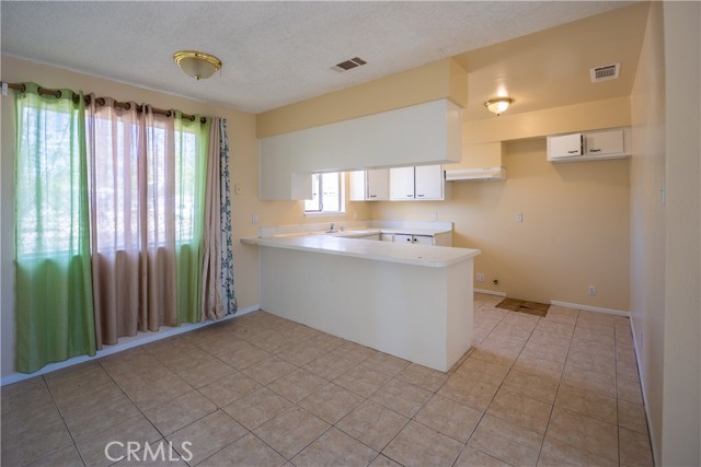 11002 Oakwood Avenue, Hesperia, CA, 92345 11002 Oakwood Avenue, Hesperia, CA, 92345