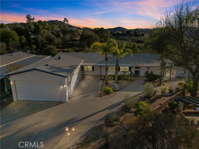 Detail Gallery Image 2 of 75 For 24401 Cornstalk, Wildomar,  CA 92595 - 3 Beds | 2 Baths