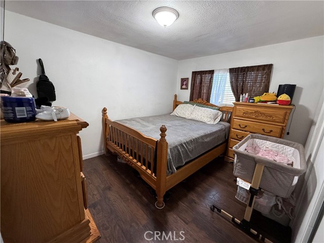 Detail Gallery Image 4 of 11 For 2039 W 14th, San Bernardino,  CA 92411 - 3 Beds | 1/1 Baths