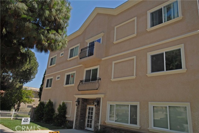 Detail Gallery Image 12 of 12 For 17330 Chatsworth St, Granada Hills,  CA 91344 - 2 Beds | 2 Baths
