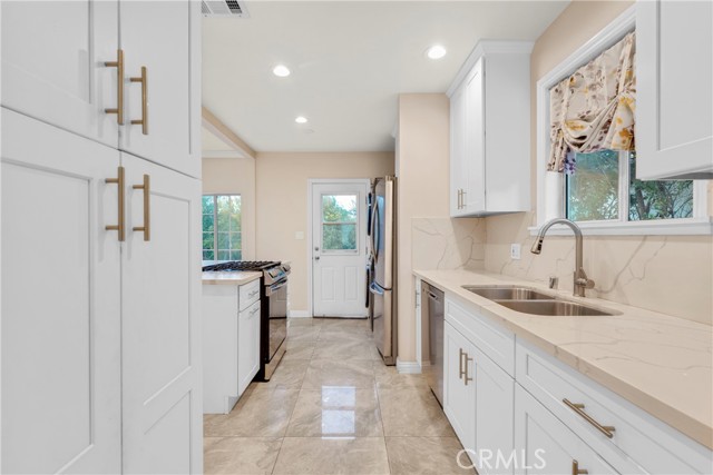 19119 Lemay Street, Reseda CA: https://media.crmls.org/medias/f569fabf-7843-4151-ae0d-e29025f8e0e3.jpg