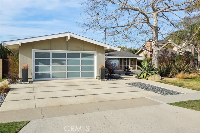 3061 Hillrose Drive, Los Alamitos, California 90720, 3 Bedrooms Bedrooms, ,2 BathroomsBathrooms,Single Family Residence,For Sale,Hillrose Drive,OC25017547